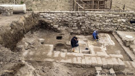 Arqueólogos descobrem mosaico de 1.800 anos em Israel