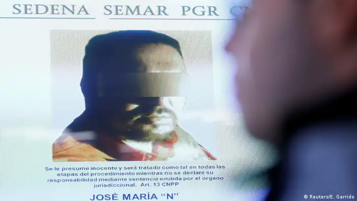 Mexico - Zentrales Mitglied der Los Zetas Jose Maria Guizar (Z43) auf Bildschirm in Mexico City (Reuters/E. Garrido)