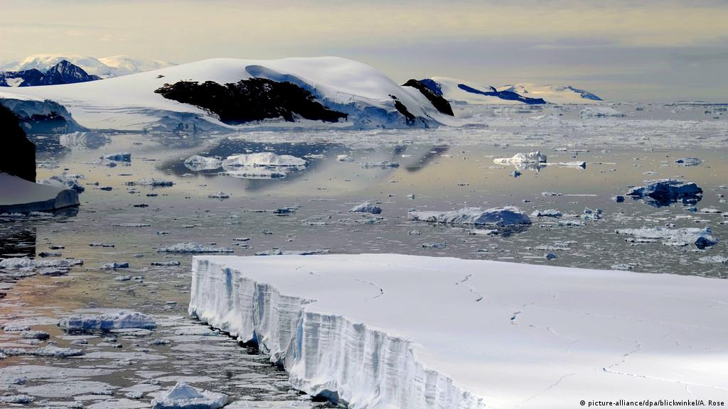 Antarctic Nearing Climate Disaster Despite Landmark Historic Treaty Environment All Topics From Climate Change To Conservation Dw 23 06 2021