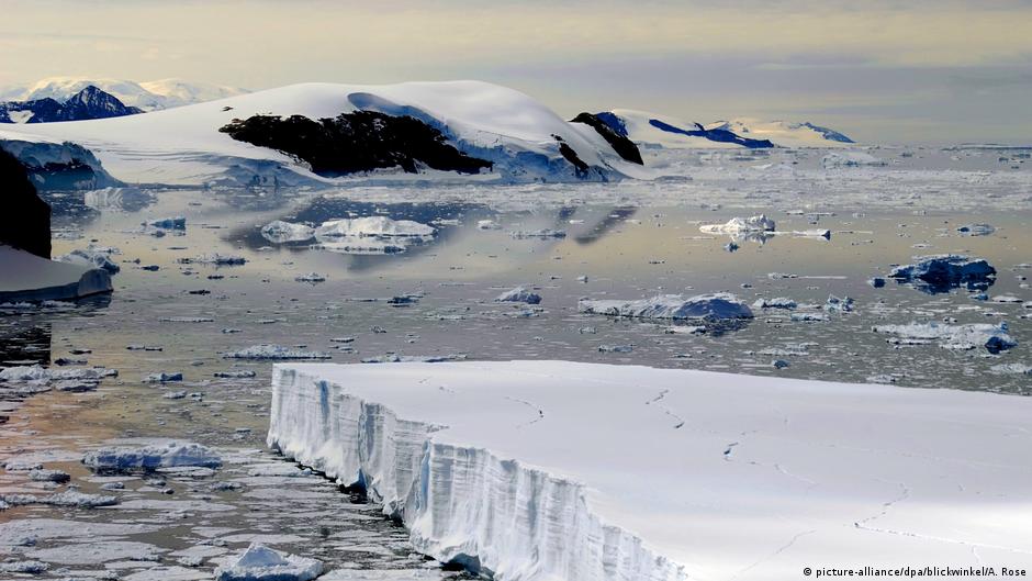 南極洲出現越來越多的巨型浮冰 