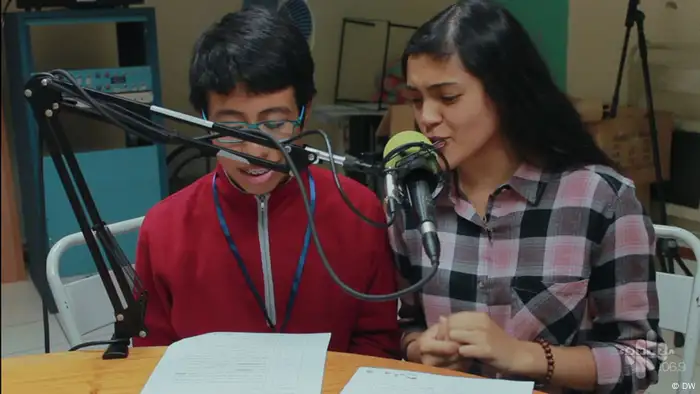 Radio Sónica gibt Jugendlichen in Guatemala-Stadt eine Stimme. Von den meisten anderen Medien sind sie ausgeschlossen.