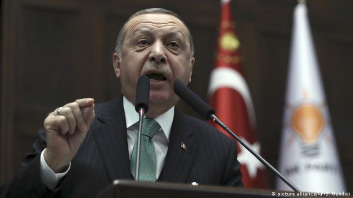 Türkei Erdogan droht USA wegen Kurden-Hilfen mit Konsequenzen (picture alliance/AP/B. Ozbilici)