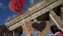 Berlín: miles bailan contra violencia machista en San Valentín