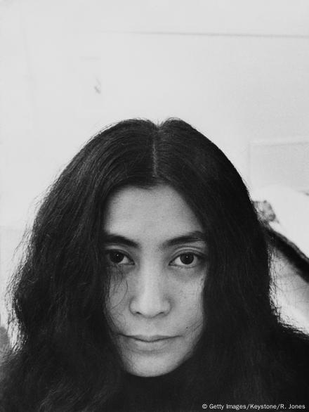 Yoko Ono's works on show in Leipzig – DW – 04/03/2019