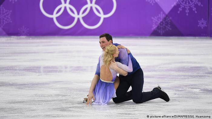 Südkorea Pyeongchang - Aljona Savchenko und Bruno Massot gewinnen Gold für Deutschland (picture-alliance/ZUMAPRESS/J. Huanzong)