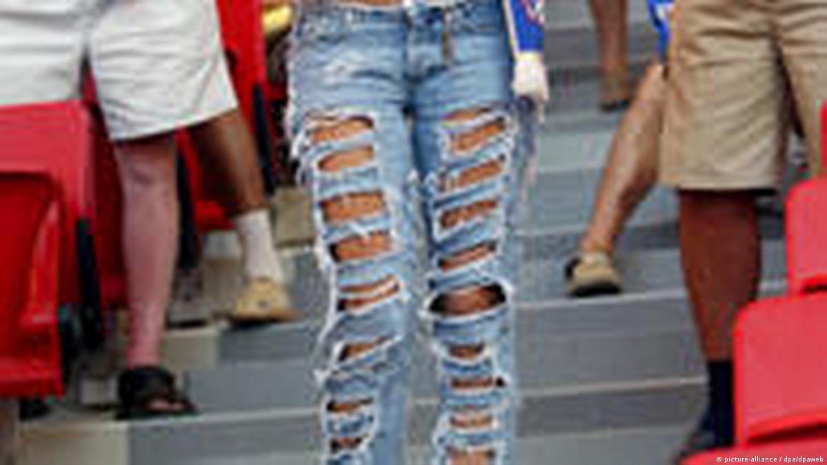 How did ripped jeans become a fashion trend? Why do people pay to get torn  pants? - Quora