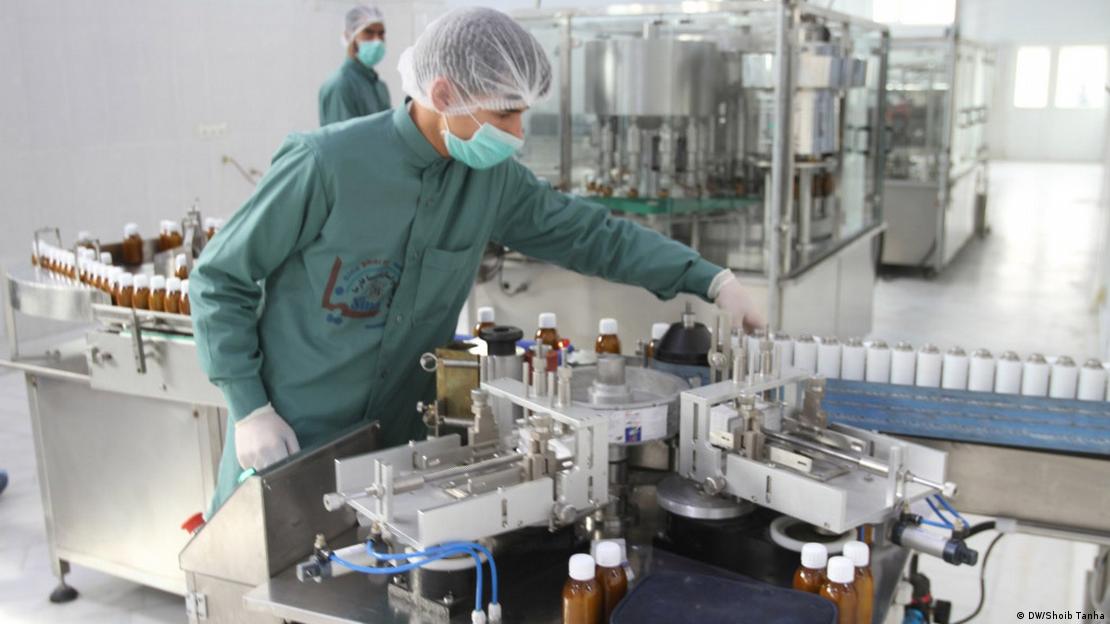 افغانستان میں چھوٹے پیمانے پر مقامی ادویات سازی کی صنعت بھی موجود ہے تاہم وہ ملکی ضروریات پوری کرنے کے قابل نہیں ہے افغانستان میں چھوٹے پیمانے پر مقامی ادویات سازی کی صنعت بھی موجود ہے تاہم وہ ملکی ضروریات پوری کرنے کے قابل نہیں ہے