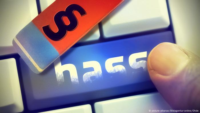 Computertaste mit der Aufschrift Hass und Radiergummi