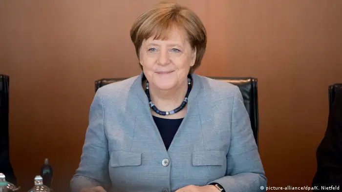 Deutschland Kabinettssitzung Angela Merkel (picture-alliance/dpa/K. Nietfeld)