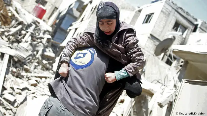 El secretario general de la ONU, António Guterres, instó este lunes a la implementación inmediata y sostenida de la tregua de 30 días en toda Siria exigida por el Consejo de Seguridad este fin de semana, a fin de poder atender inmediatamente a los sirios y evacuar a los enfermos, sobre todo en Guta Oriental. (26.02.2018).