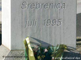 Spomenik poginulima u Srebrenici