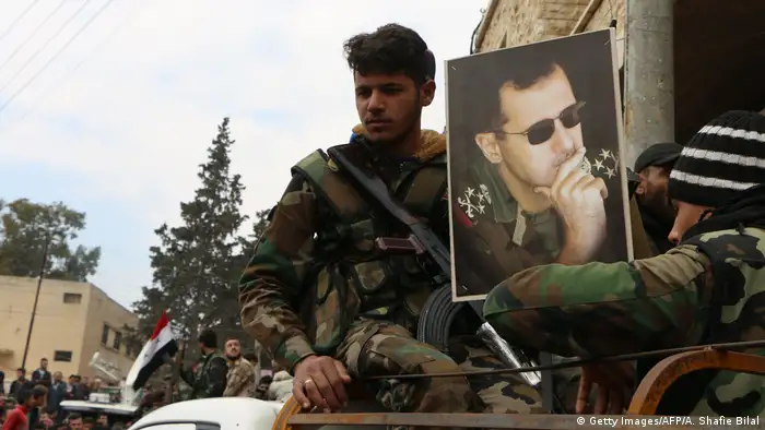 Syrien Pro-Assad-Kämpfer ziehen in Afrin ein (Getty Images/AFP/A. Shafie Bilal)
