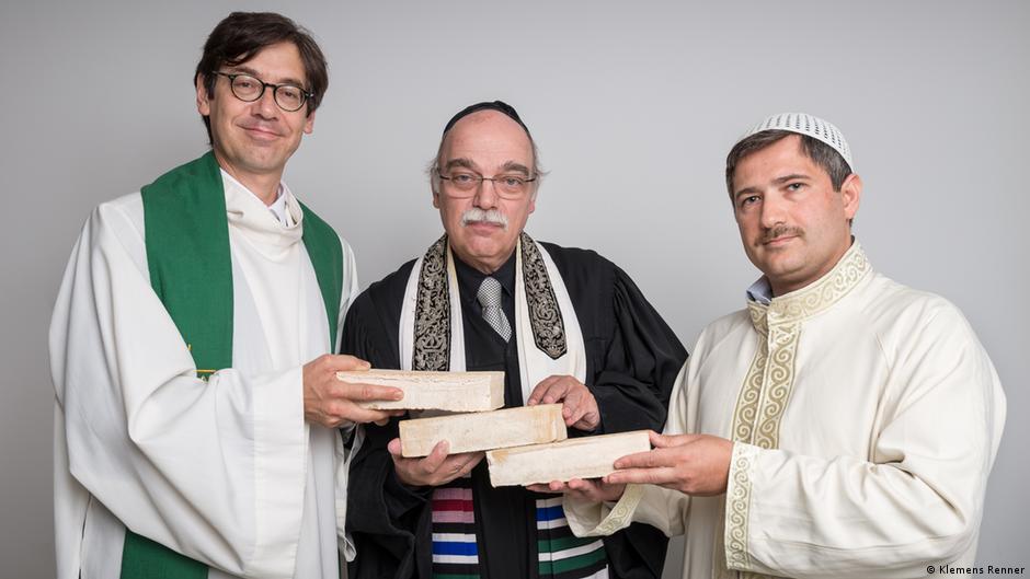 Drei Religionen Ein Gemeinsames Haus Der Baustart Ruckt Naher Deutschland Dw 03 11 2020