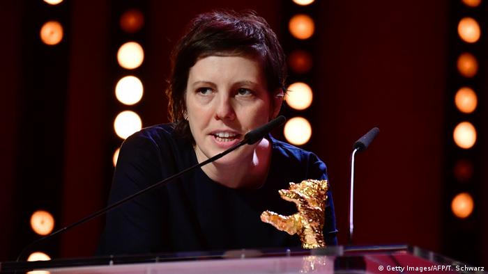 68. Berlinale | Preisträger Adina Pintilie - Goldener Bär für den Besten Film (Getty Images/AFP/T. Schwarz)