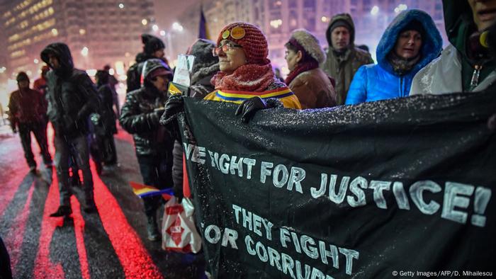 Rumänien Proteste in Bukarest (Getty Images/AFP/D. Mihailescu)