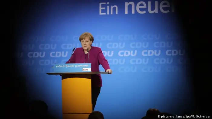 La canciller alemana y líder de la conservadora Unión Cristianodemócrata (CDU), Angela Merkel, llamó hoy a sus correligionarios a votar a favor del acuerdo de coalición de Gobierno sellado semanas atrás con el Partido Socialdemócrata (SPD). (26.02.2018).