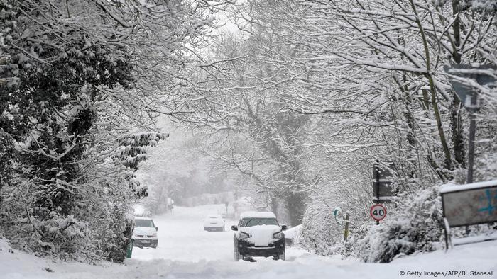 Bildergalerie Kältewelle Europa Großbritannien (Getty Images/AFP/B. Stansall)