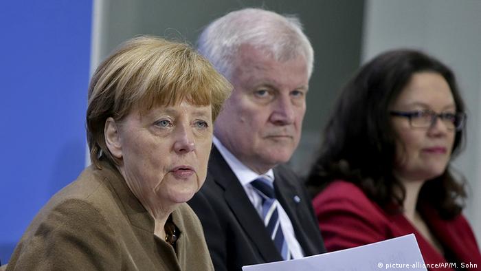 Berlin PK Merkel Seeehofer Nahles Neu (picture-alliance/AP/M. Sohn)