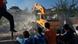 Bullldozer zerstört eine palästinensische Siedlung in Ostjerusalem (Foto: AP) Bullldozer zerstört eine palästinensische Siedlung in Ostjerusalem (Foto: AP)