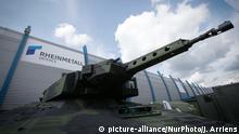 The Rheinmetall logo is seen above the turret of a Boxer vehicle at the 25th International Defence Industry Exhibition on 8 September, 2017. (Photo by Jaap Arriens/NurPhoto) | Keine Weitergabe an Wiederverkäufer.