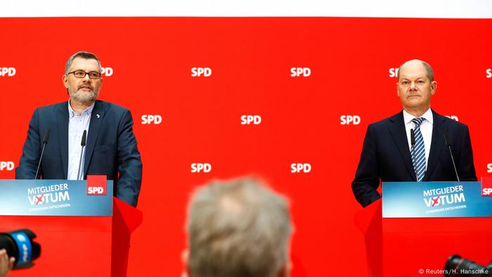 Deutschland Ergebnis des SPD-Mitgliedervotums (Reuters/H. Hanschke)