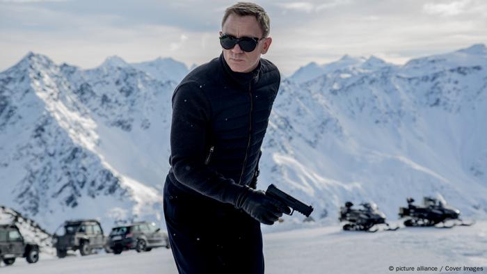 james bond spectre sunglasses desert