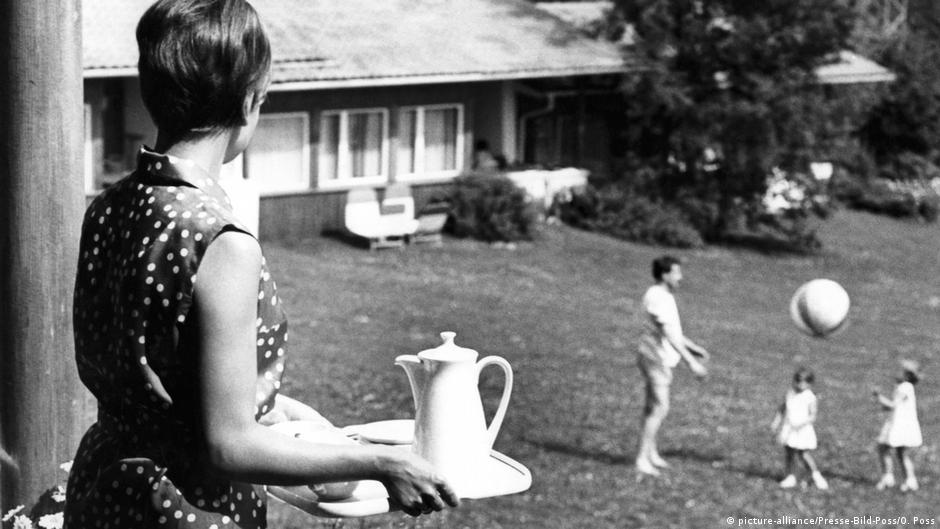 Šezdesetih je u Nemačkoj još uvek važilo da će deca raditi isto što i njihovi roditelji, a tek su se sedamdesetih, s porastom blagostanja, otvorile perspektive uspona u društvu – trend je sada obrnut!