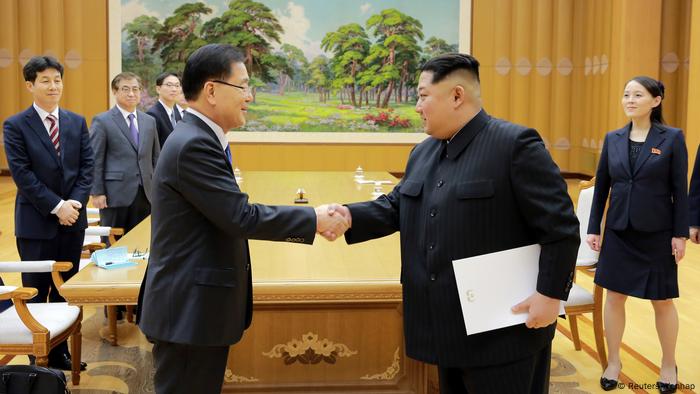 Las dos Coreas han acordado celebrar una cumbre el próximo abril, anunció hoy el enviado de Seúl a Corea del Norte, luego de un viaje en el que la delegación surcoreana se reunió con el líder norcoreano Kim Jong-un. (6.03.2018).