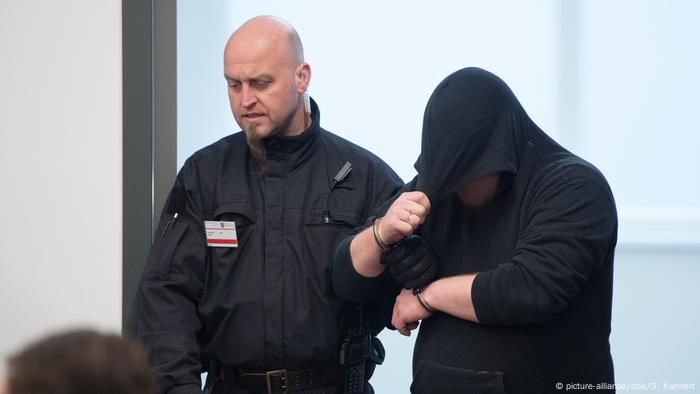Dresden - Urteile im Prozess gegen «Gruppe Freital» (picture-alliance/dpa/S. Kahnert)
