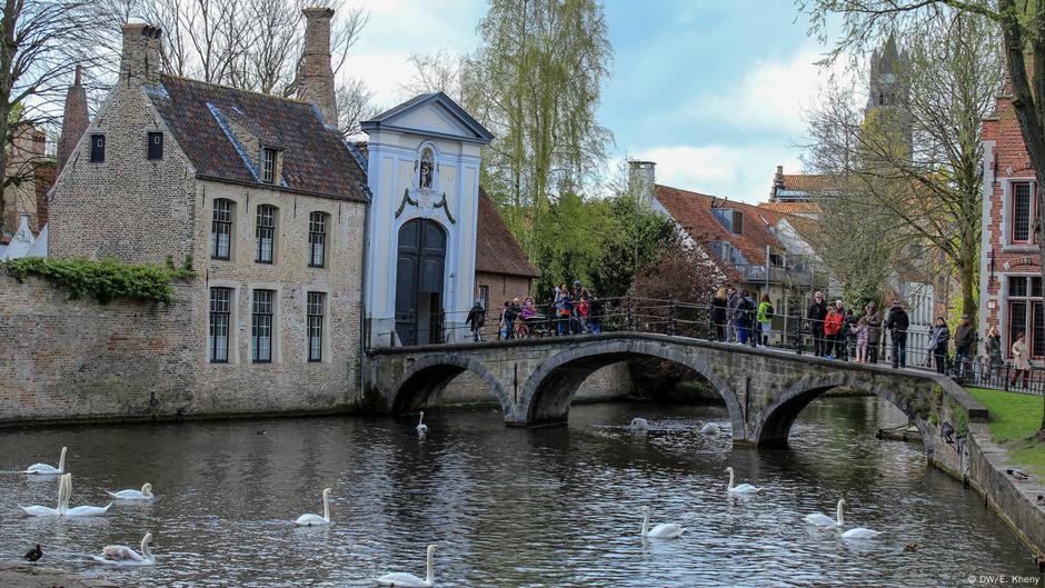 Chocolate And Cobbled Streets A Dreamy Getaway To Bruges Dw Travel Dw 10 04 2018