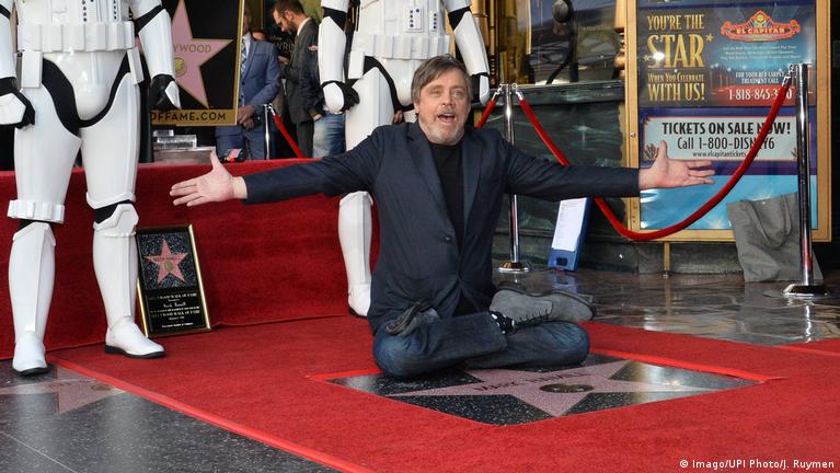 Mark Hamill's First Star Wars Meeting With George Lucas Ended In The Back  Of A Cop Car