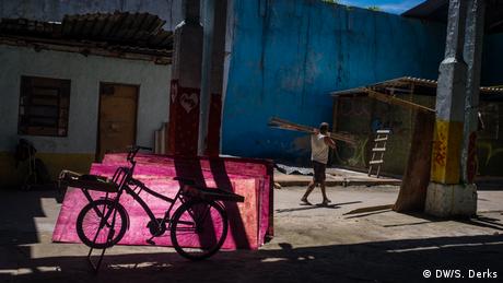 Висшето общество в Бразилия води луксозен живот докато милиони тънат