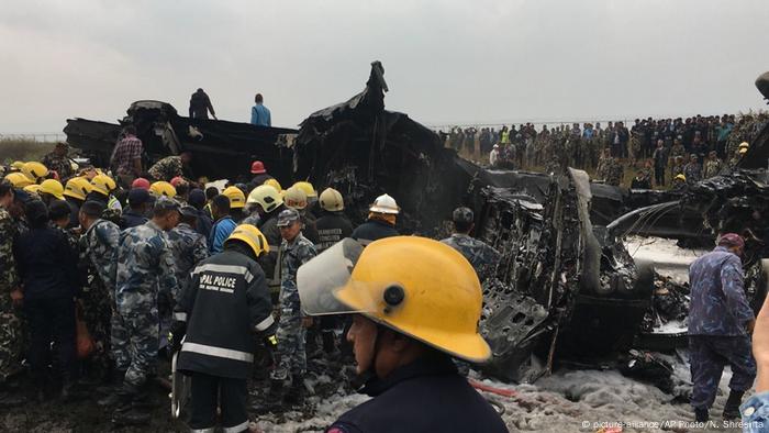 Nepal Absturz eines Flugzeugs aus Bangladesch 