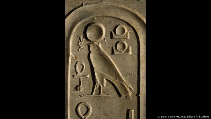 Emoglyphs Emojis Reminiscent Of Ancient Egyptian Writing Says Museum News Dw 22 12 2019