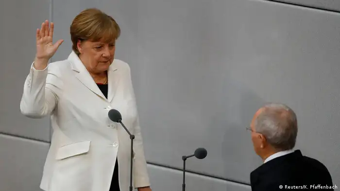 Deutschland Vereidigung der Bundeskanzlerin (Reuters/K. Pfaffenbach)