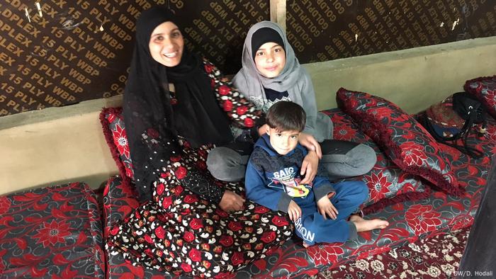 Libanon Flüchtlingslager Medyen in Bar Elias | Familie Ahmad, Mutter Amina Melhem