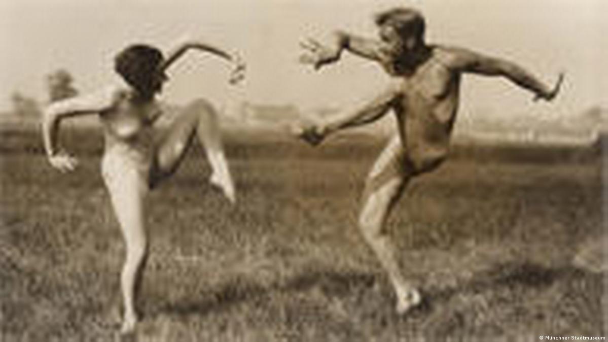 Exposición en Múnich cuenta la historia del desnudo en la fotografía – DW –  25062009