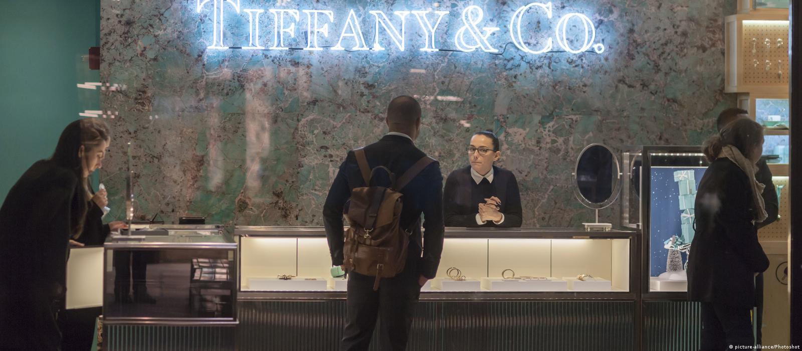 French luxury giant LVMH gobbles up Tiffany's for €14.7 billion