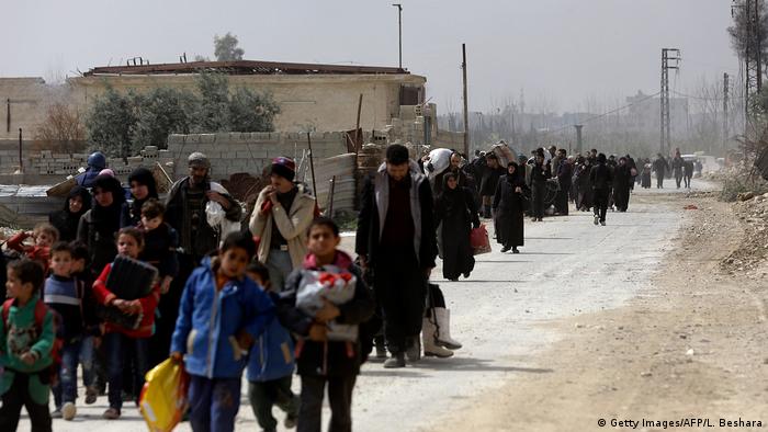 Syrien Massenflucht aus Ghuta (Getty Images/AFP/L. Beshara)