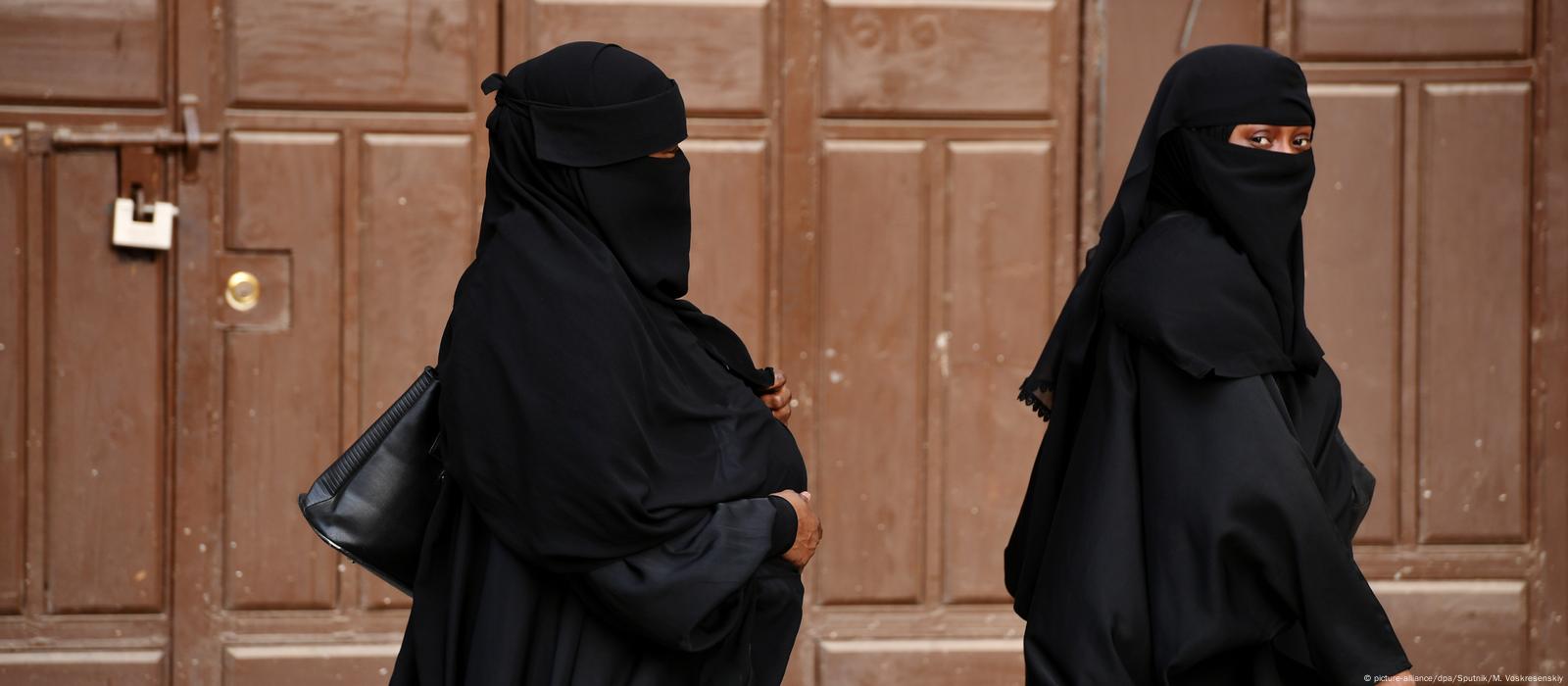 Saudi prince Women should decide what to wear – DW