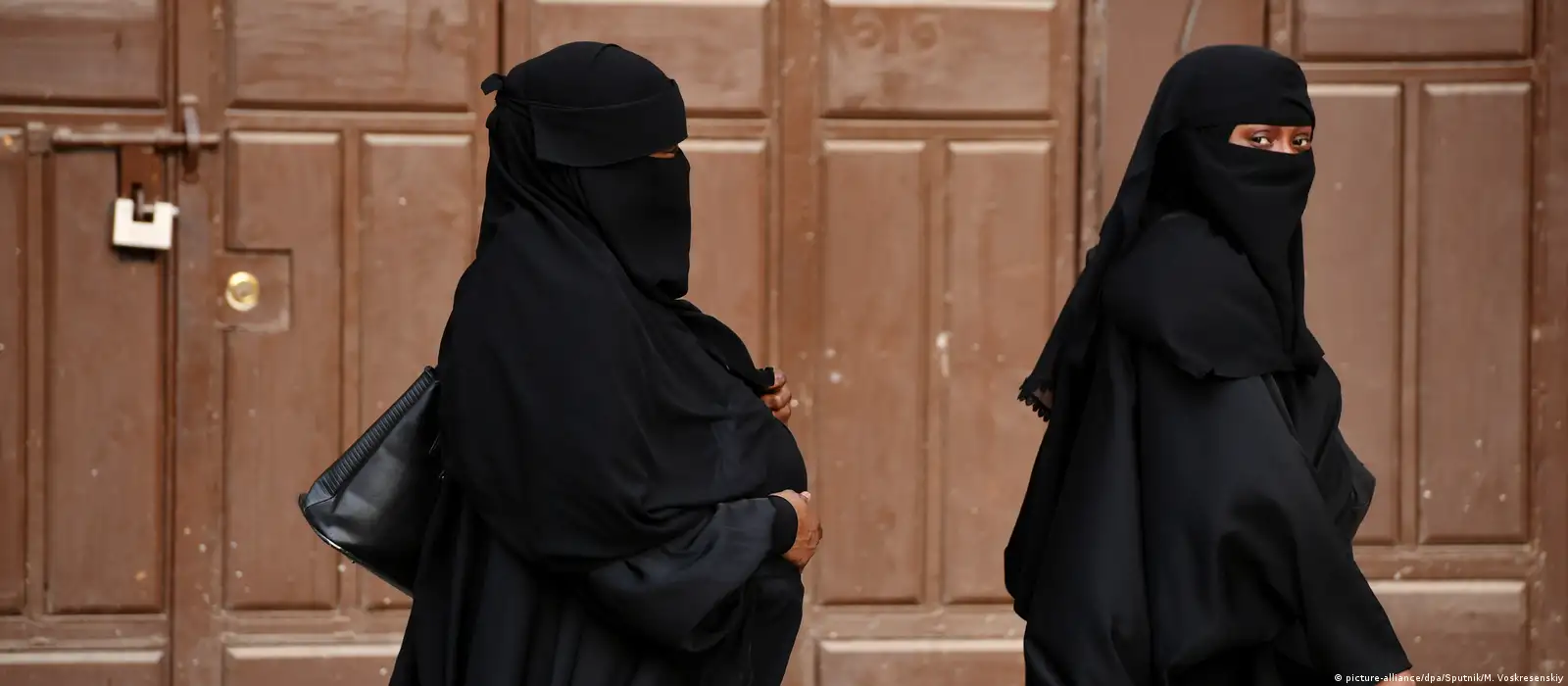 Saudi prince Women should decide what to wear – DW pic pic