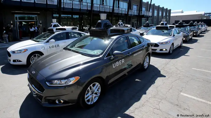 USA selbstfahrendes Auto von Uber in Pittsburgh