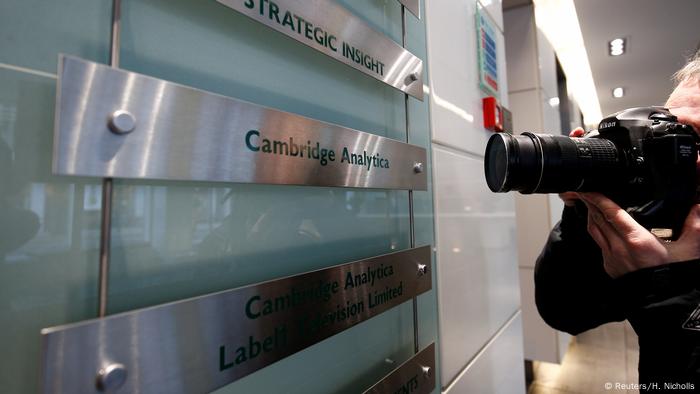 Großbritannien Sitz von Cambridge Analytica in London (Reuters/H. Nicholls)