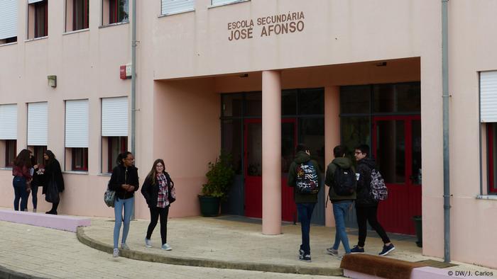 Afrodescendentes Enfrentam Discriminacao Em Escolas Portuguesas Internacional Alemanha Europa Africa Dw 23 03 2018