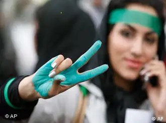 Siegessichere Iranerin: Grün als Ausdruck der Unterstützung für Mussawi