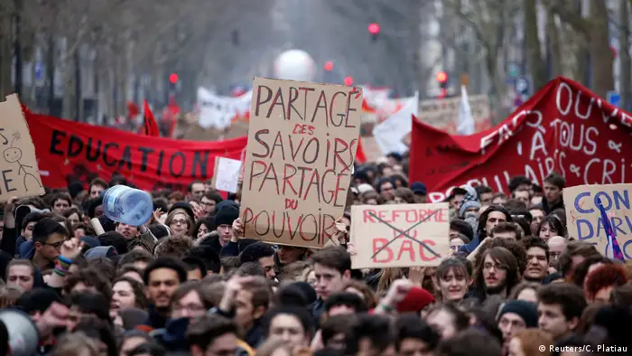 Landesweiter Streik in Frankreich Ausschreitungen