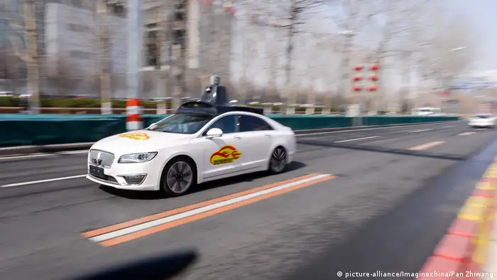 China Peking gibt Baidu grünes Licht für Tests mit selbstfahrenden Autos