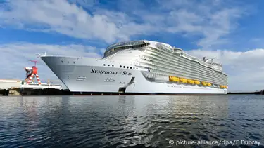 その他 Big Ships: Luxury Liner Cruising in  [DVD] World's Biggest Cruise Ships: The Hidden Workings of Sea