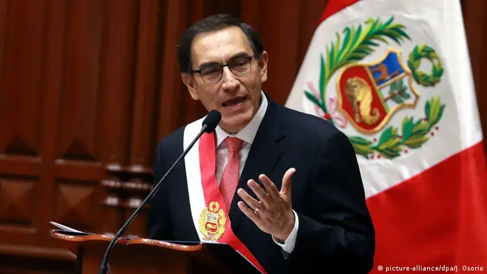 Peru Martin Vizcarra Vereidigung Präsident in Lima (picture-alliance/dpa/J. Osorio)