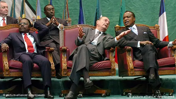 Jacques Chirac mit Omar Bongo und Denis Sassou Nguesso Flash-Galerie